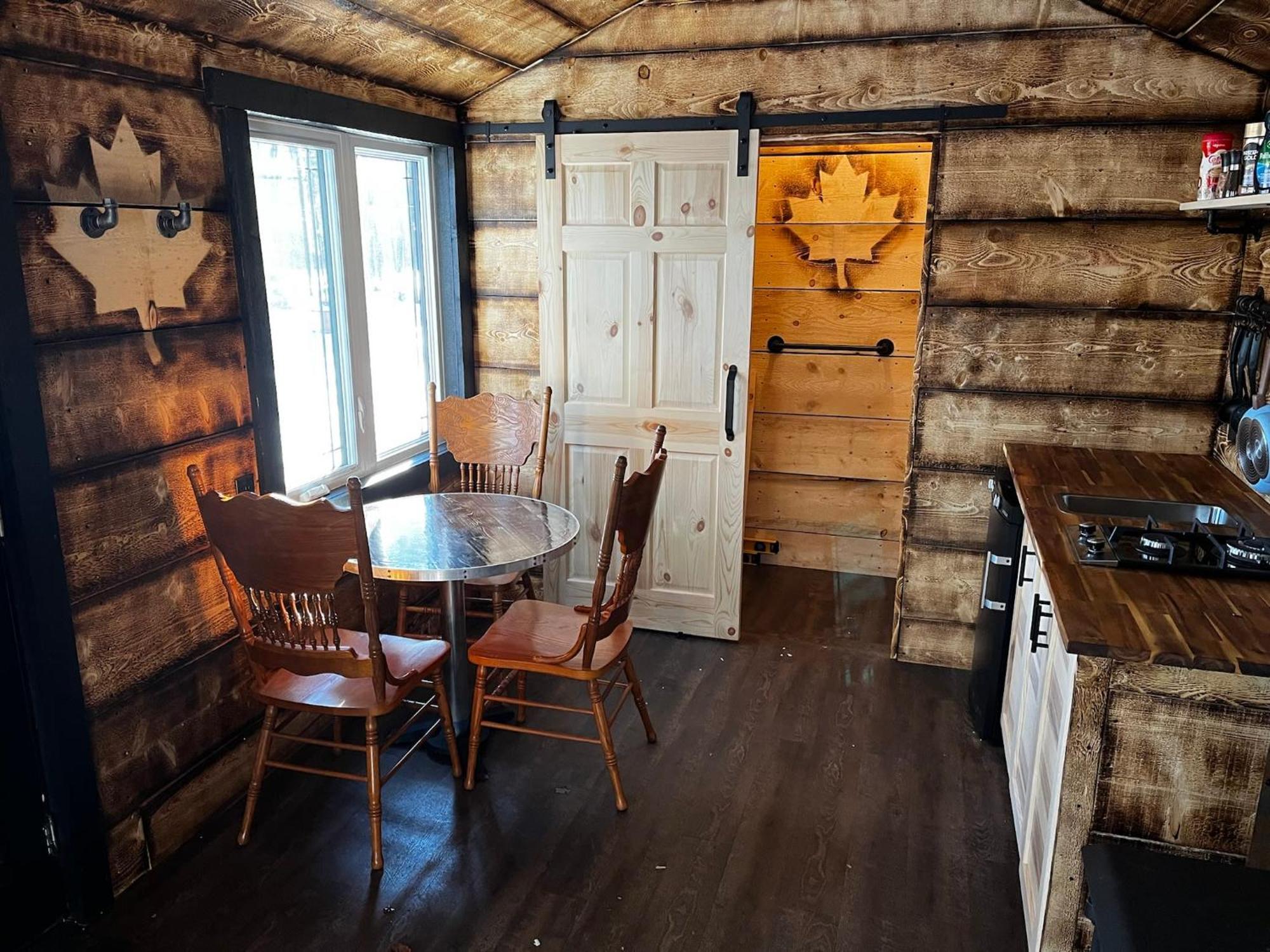 Your Cozy Cabin Retreat Saint-Remi-d'Amherst Exterior photo